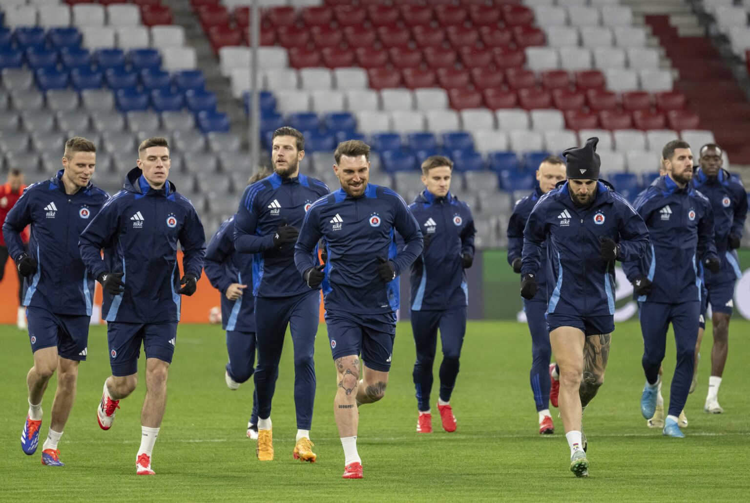 Futbalisti ŠK Slovan Bratislava počas tréningu. Foto: Martin Baumann/TASR