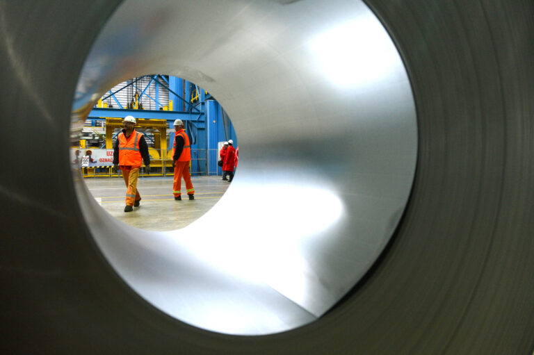 Európskym oceliarom hrozí kolaps. Expertka viní clá a lacný čínsky dovoz