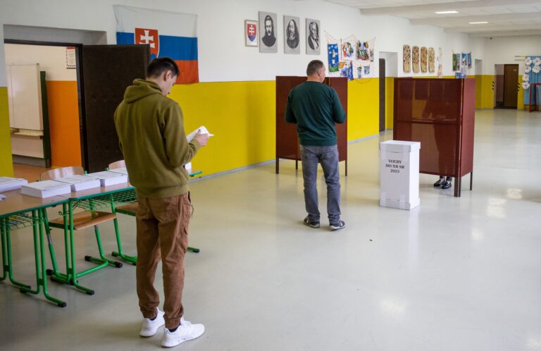 Prieskum Focusu: Slováci odmietajú vládu jednej strany, chcú voľby