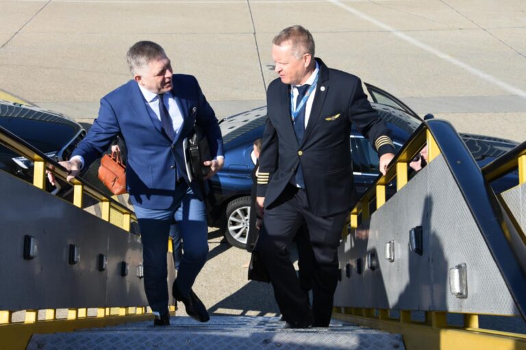 V Bruseli sa začína samit Európskej rady, lídri budú rokovať o Ukrajine aj obrane