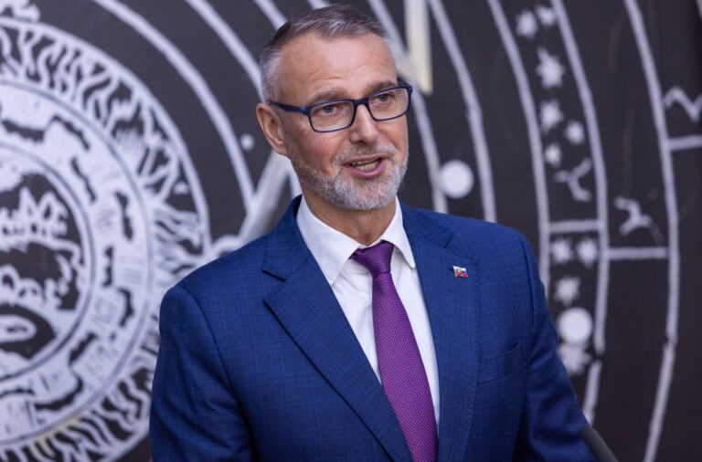 V Beckove odhalili pamätník Hurbanovi, Raši hovorí o otcovi národa