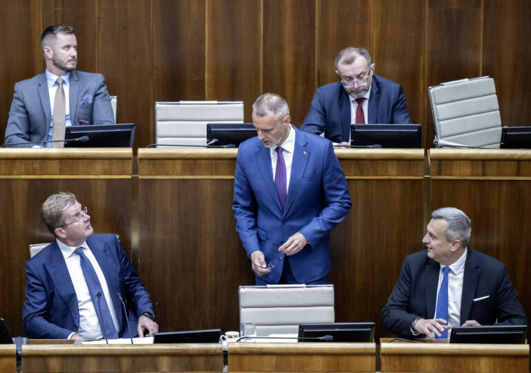 Parlament schválil nové podmienky pre štátom podporované bývanie