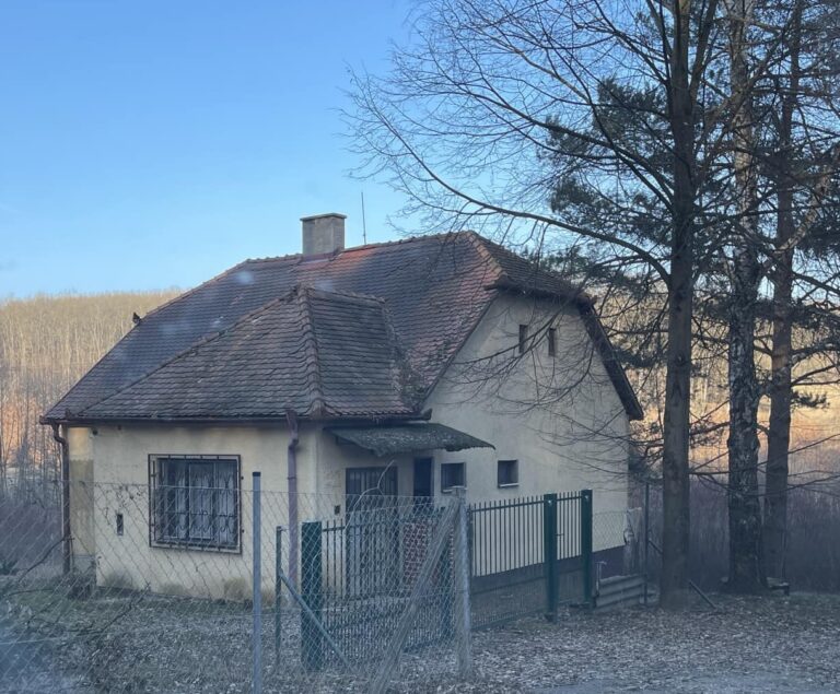 Kauza poľovníckej chaty: začiatok procesu brzdí sťažnosť obžalovaného