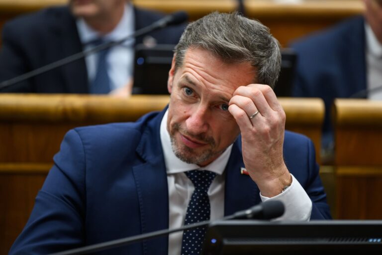 Raši rokoval s KDH o návrhu predĺžiť volebné obdobie samospráv