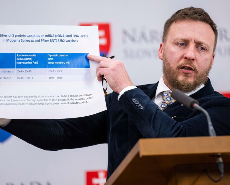 Hlas podporil analýzu vakcín proti COVID-19, žiada od Kotlára výsledky, inak chce jeho koniec