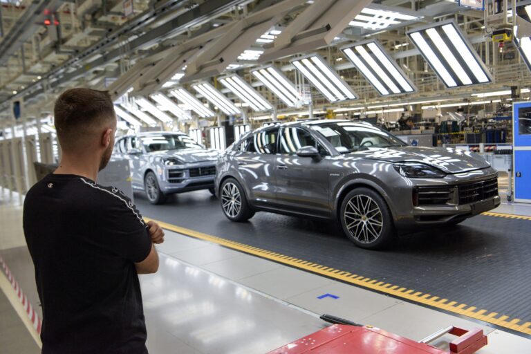 VW Slovakia zaznamenal v roku 2024 rast obratu, zisku aj produkcie