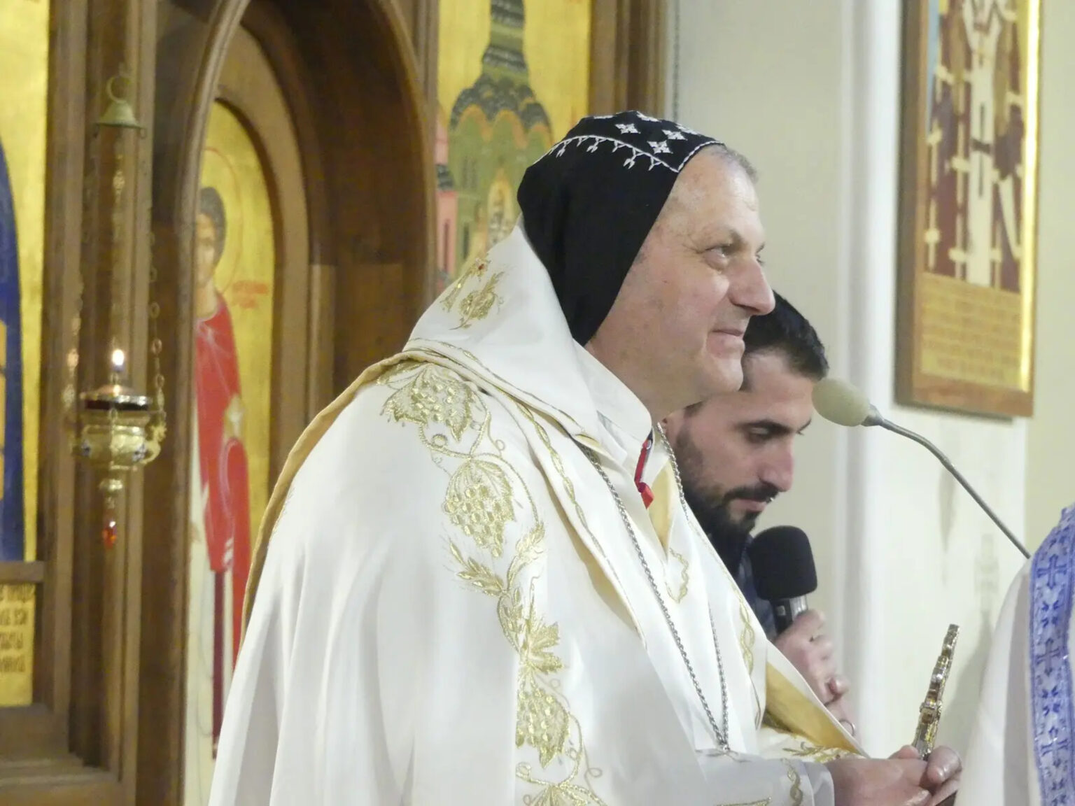 Arcibiskup Jacques Mourad počas slávenia svätej liturgie v Katedrále povýšenia Svätého kríža v Bratislave 25. marca 2025. Foto: Stanislav Gábor