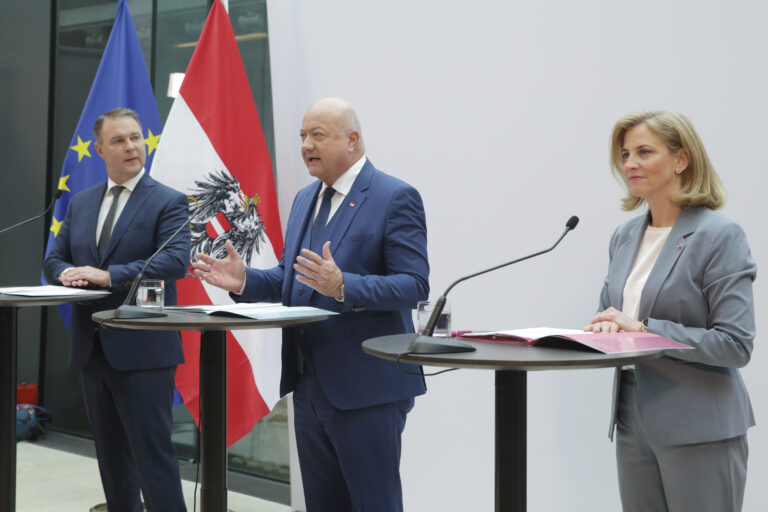 Rakúsko bude mať novú vládu, liberáli získali ministerstvo zahraničia