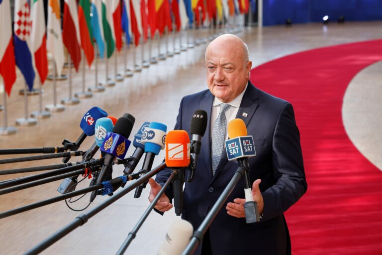 Rakúskych ľudovcov bude viesť kancelár Christian Stocker