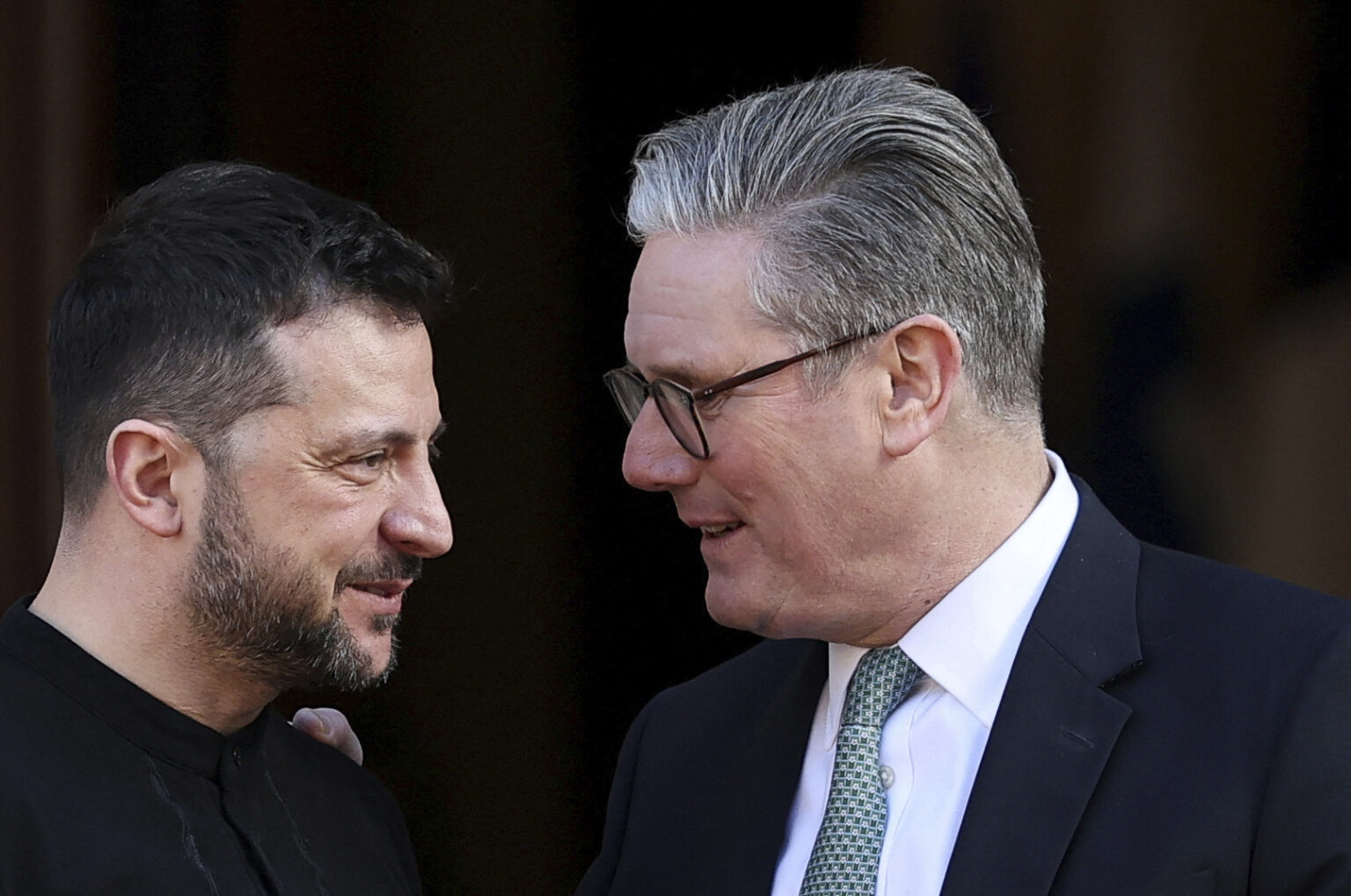 Volodymyr Zelenskyj a Keir Starmer. Foto: TASR/AP