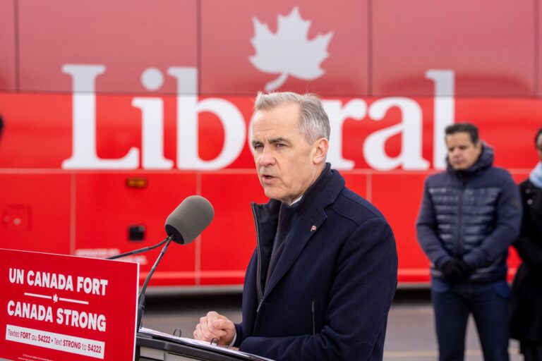 Progresívny premiér Kanady má na krku obvinenia z plagiátorstva