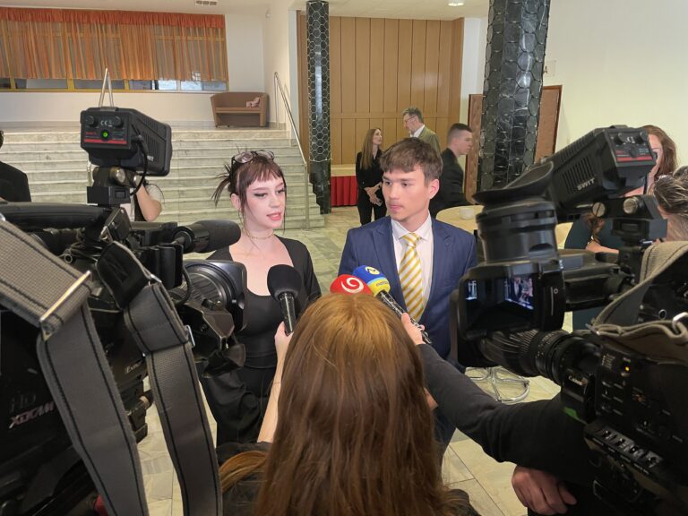 Zástupcovia Parlamentu detí a mládeže pri Úrade komisára pre deti. Foto: Miroslava Pavlíková