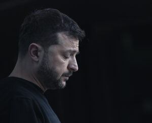 Zelenskyj narazil na zrkadlo a svet sa pýta, či je diktátor. No cesta k realizmu je pasé