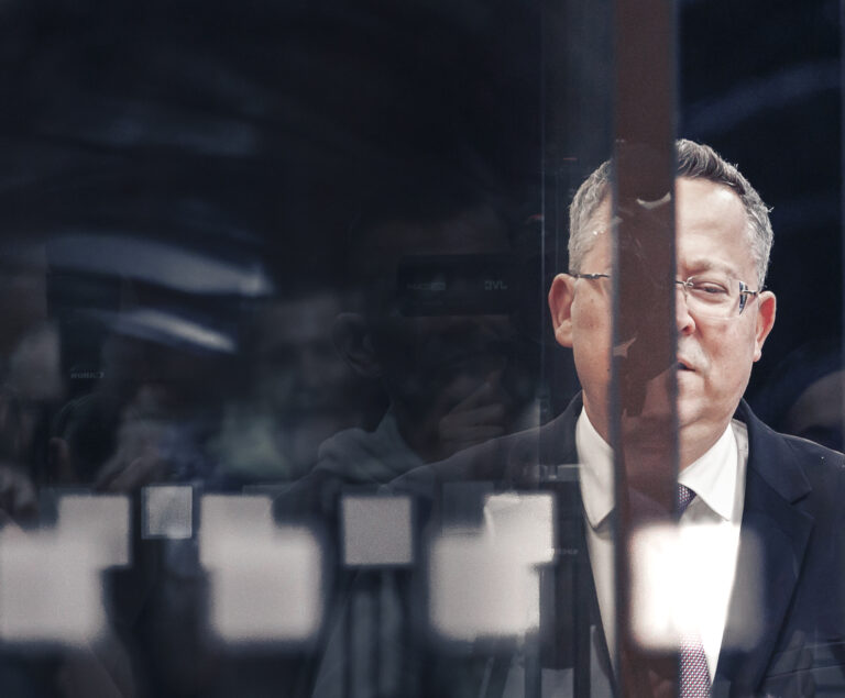 Na snímke minister financií SR Ladislav Kamenický (Smer-SD) prichádza na 71. rokovanie vlády SR v Bratislave 30. januára 2025. Foto: TASR / Dano Veselský