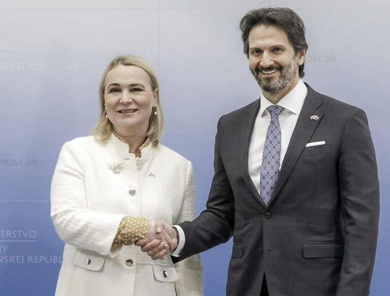 Zľava Jana Černochová a Robert Kaliňák. Foto: Dano Veselský/TASR