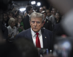 Trump chce „zabiť“ program dotujúci výrobu mikročipov