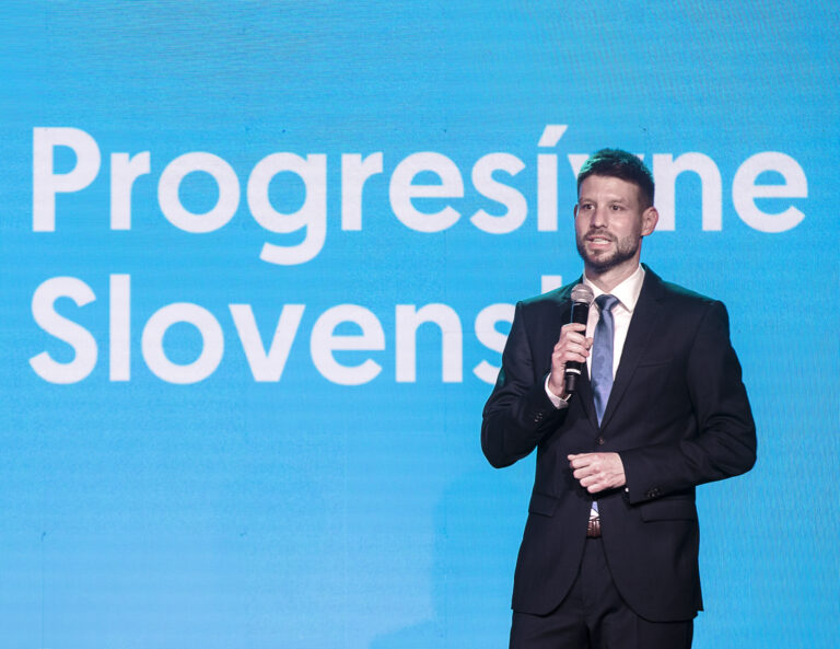 Prieskum: Progresívci si držia prvé miesto, SaS je mimo parlamentu