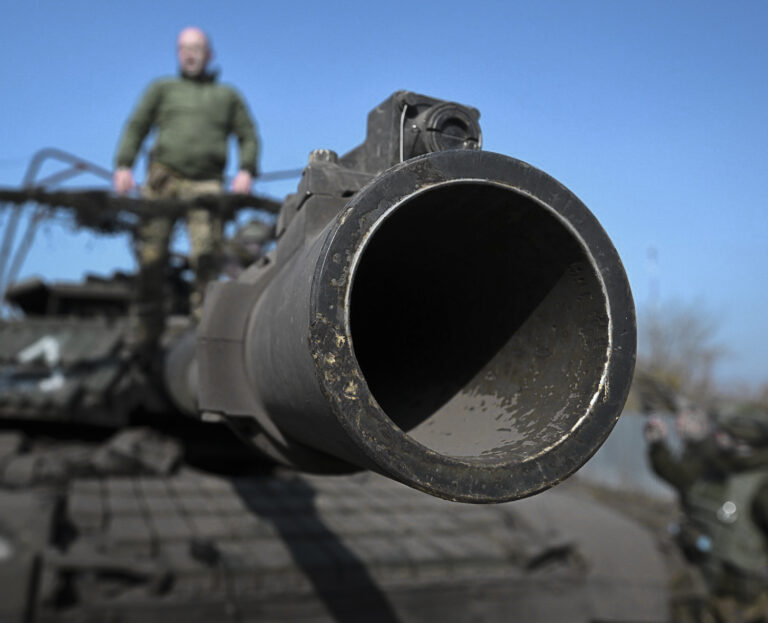 Kremeľ: Čas na kapituláciu ukrajinských vojakov v Kursku sa kráti