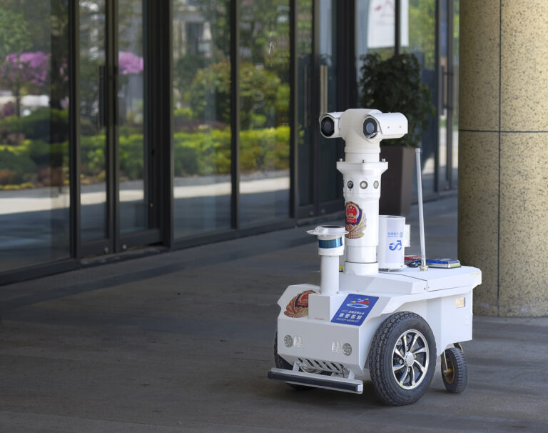 5g police robot works in the square. Photo: Costfoto / Future Publishing via Getty Images