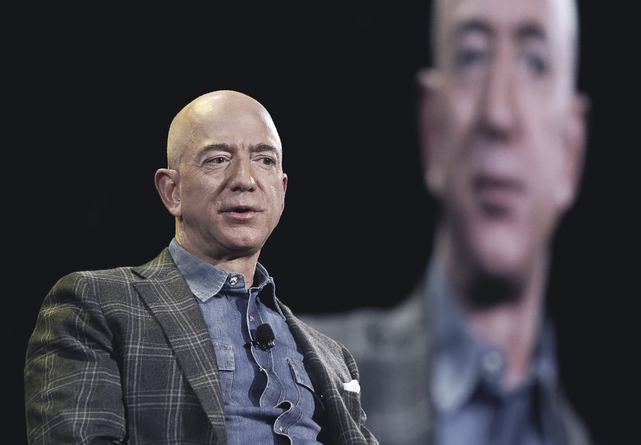 Kedy chytiť padajúci nôž? Akciové trhy hľadajú svoje dno