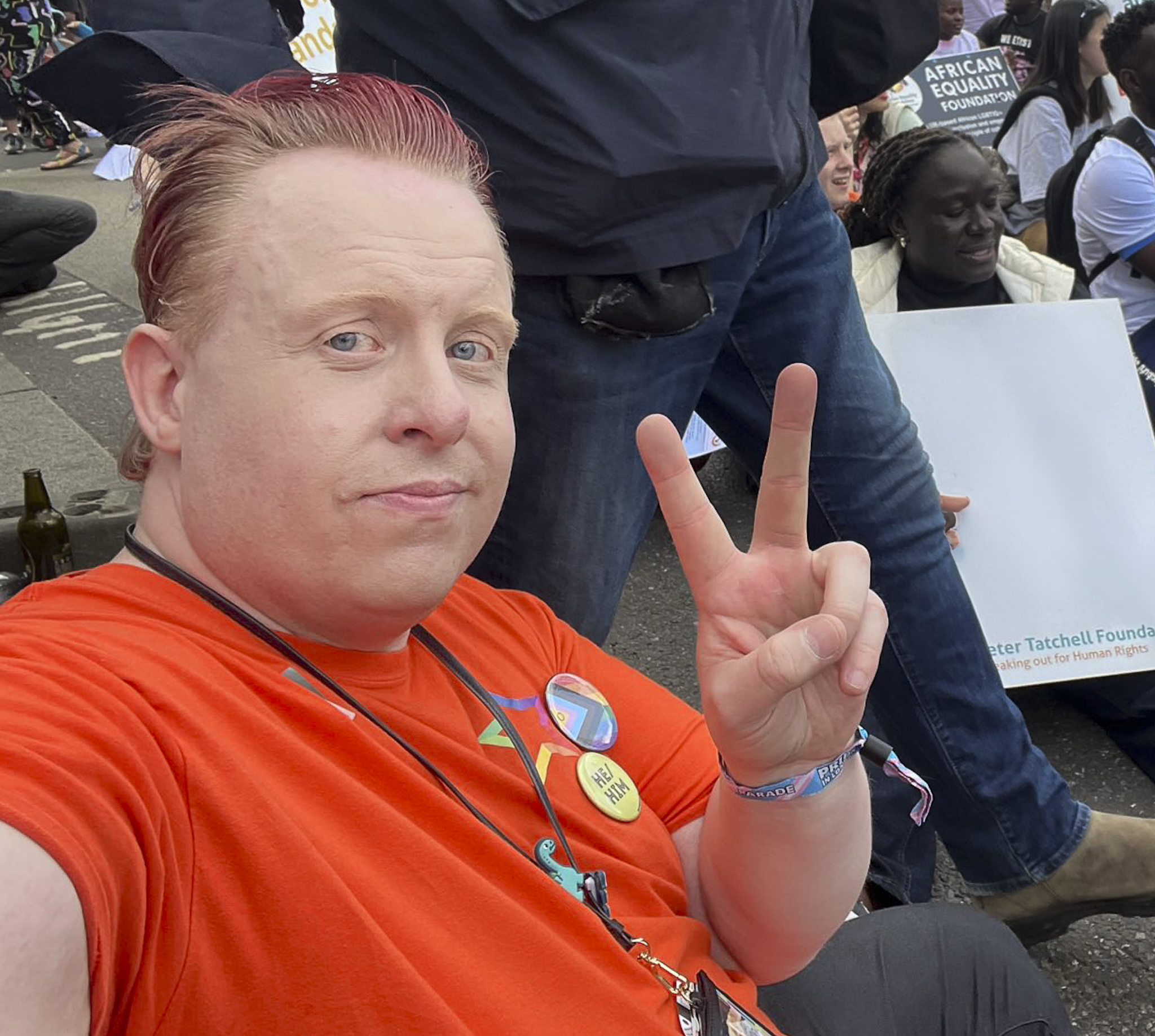 Zakladateľ dúhovej organizácie zneužil malého chlapca, rozhodol britský súd