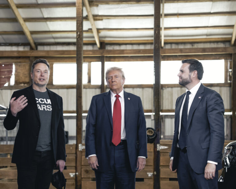 Donald Trump, JD Vance a Elon Musk. Foto: Anna Moneymaker / Getty Images