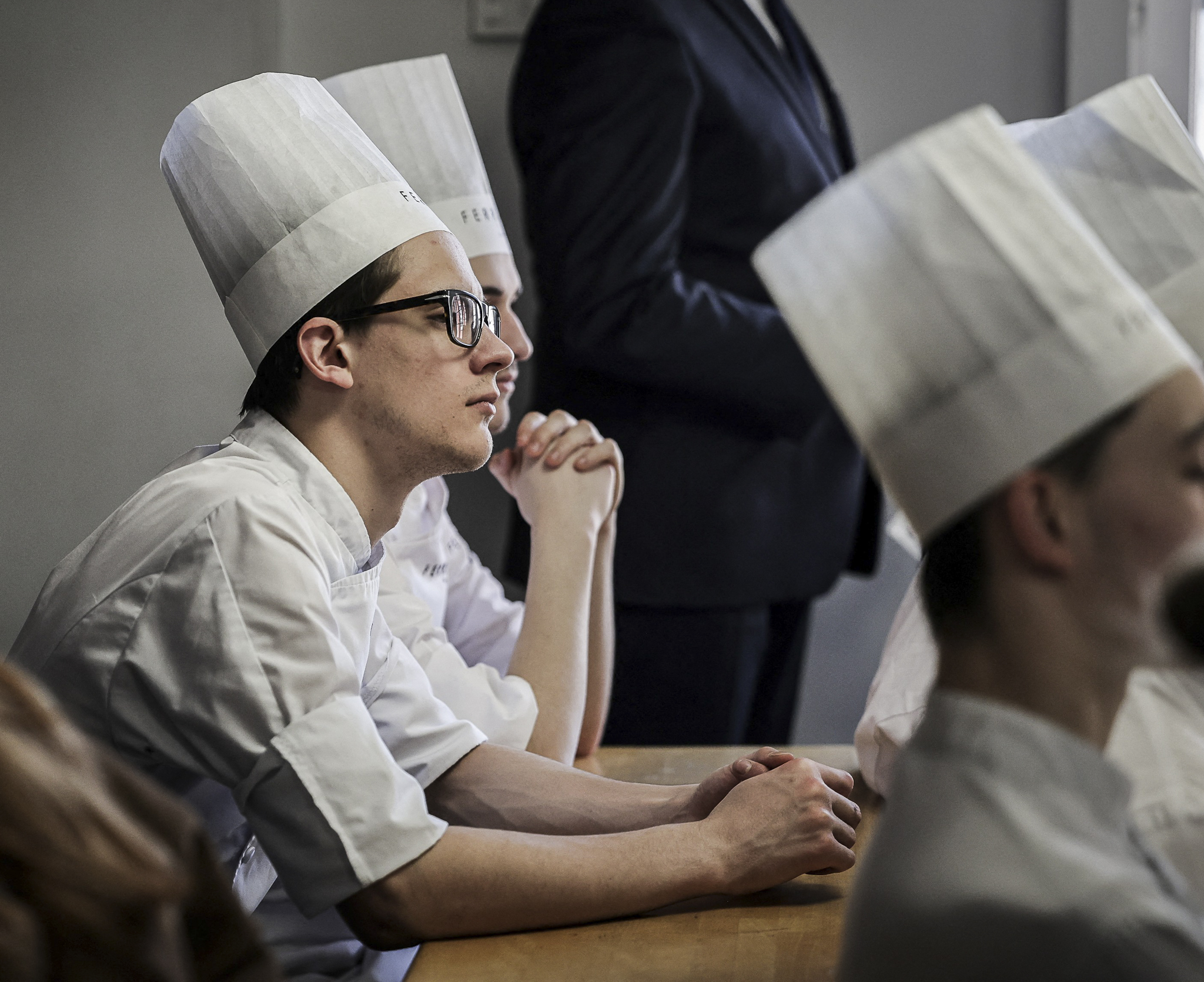 Absolventi odborných škôl majú problém uplatniť sa. Chýbajú im zručnosti aj prax