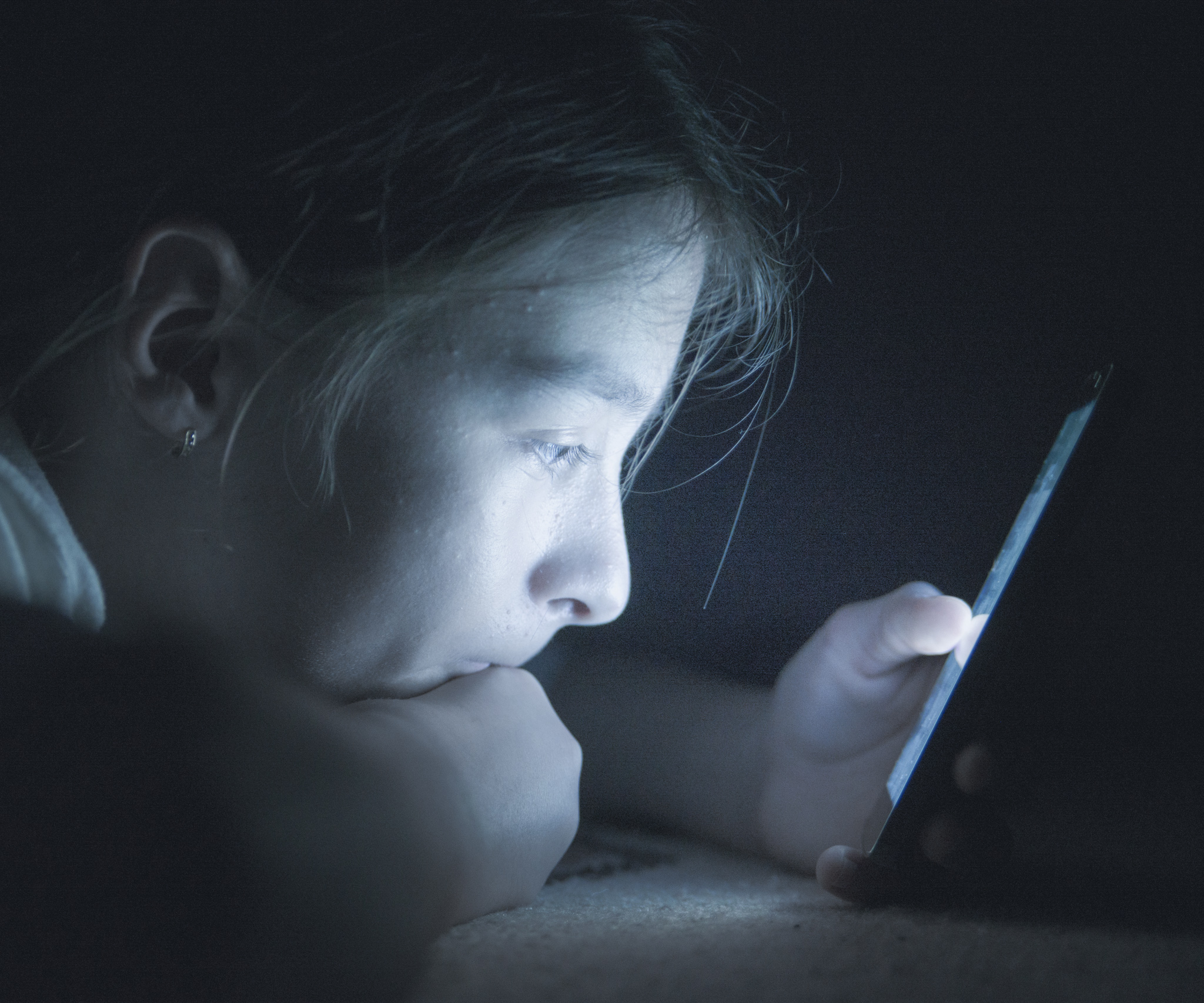 Mozgová hniloba: generácia, ktorá si ničí mozog a smeje sa na tom