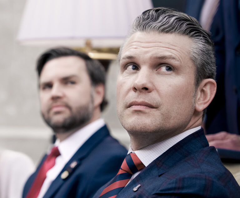 Peter Hegseth a J.D. Vance. Foto: Andrew Harnik/Getty Images