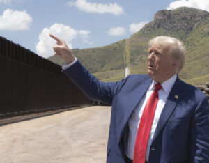 Zabezpečiť hranicu je jednoduché, ak na to máte vôľu. Trumpova taktika funguje