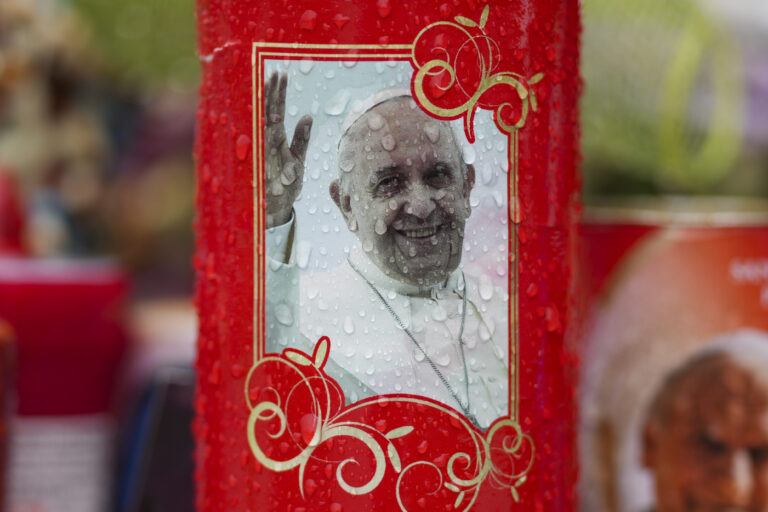 Pápež chystá prekvapenie pre veriacich, do nemocnice pôvodne ísť nechcel