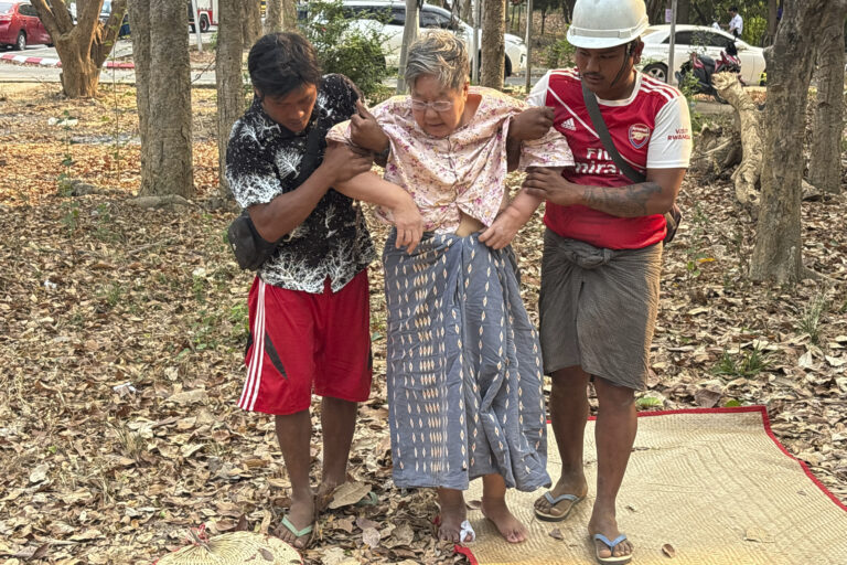 Mjanmarsko hlási po zemetrasení najmenej 144 obetí