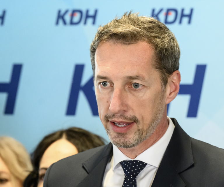 KDH: Vládna koalícia nechce mať silné regióny, ale silný štát