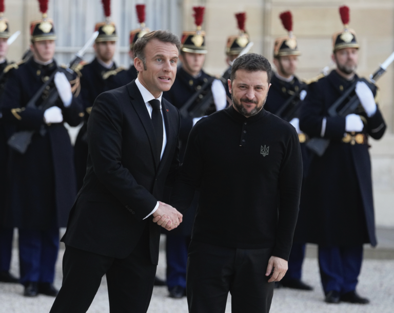 Paríž posilní podporu Ukrajiny, Zelenskyj hovorí o kľúčovom záväzku
