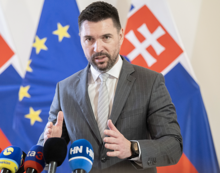 Takáč: Progresívci sa vyjadrovaním približujú k Matovičovi