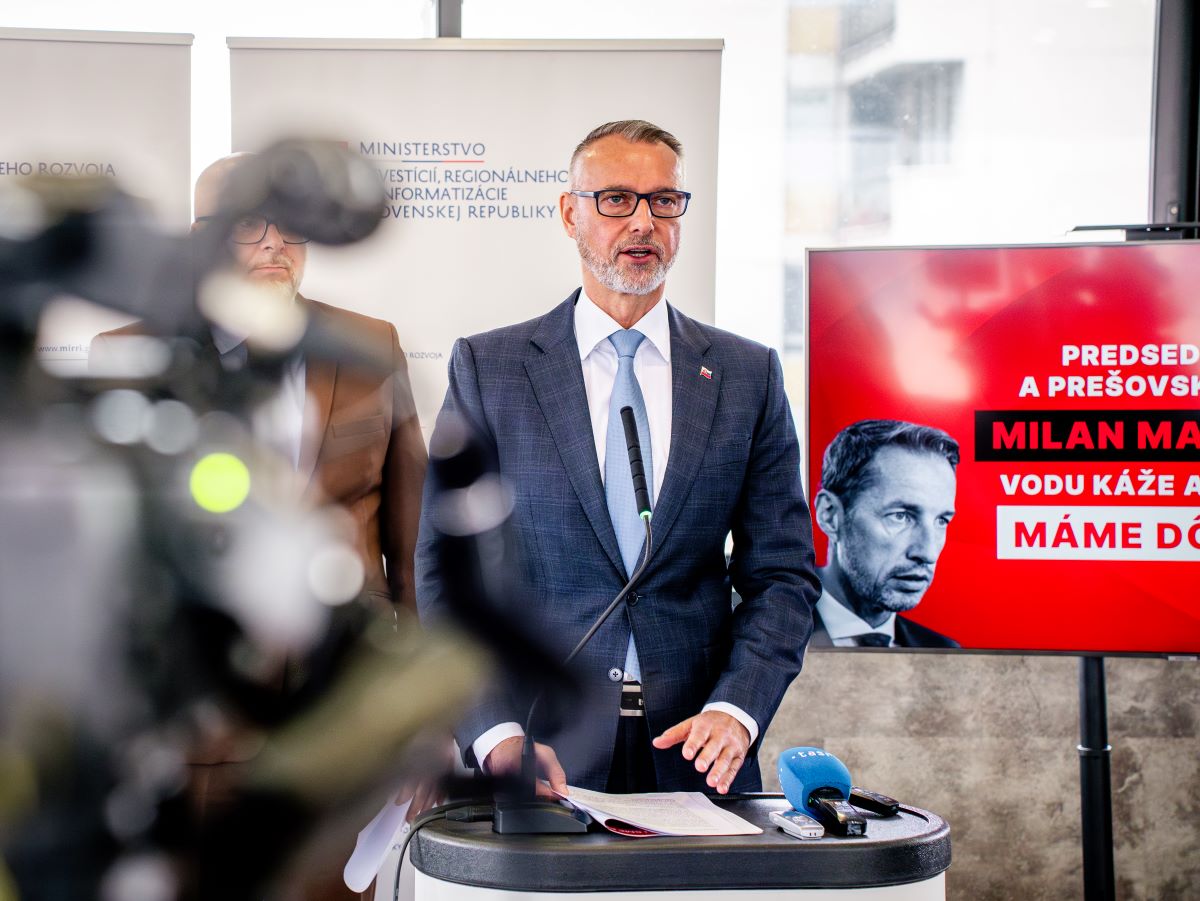 MInister Raši spolu so štátnym tajomníkom Kaliňákom upozornili na nedostatočné a nespravodlivé čerpanie eurofondov v prípade Prešovského samosprávneho kraja. Foto: MIRRI