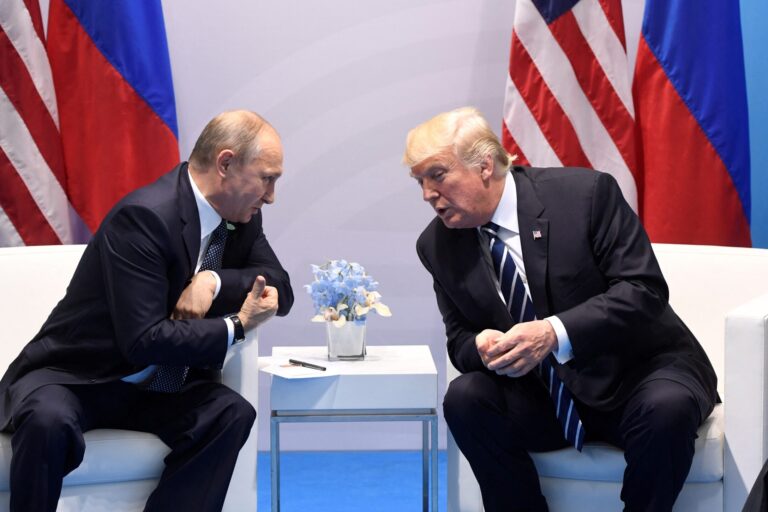 Putin navrhol dočasnú správu na Ukrajine, verí v mierové úsilie Trumpa