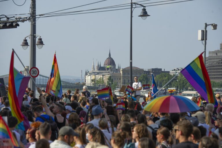 EÚ: Maďarsko obmedzilo LGBTI obsah v rozpore s európskym právom