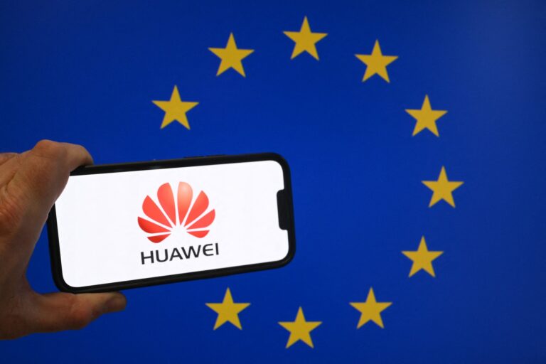 Škandál v Európskom parlamente: Huawei odmieta podozrenia z úplatkárstva a lobingu