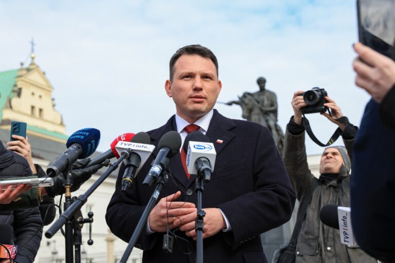 Mentzen: Deti politikov by mali ísť na front ako prvé