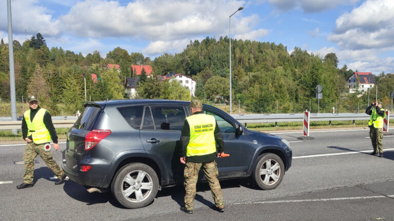 Poľsko pre slintačku a krívačku obmedzilo vjazd vozidiel zo Slovenska