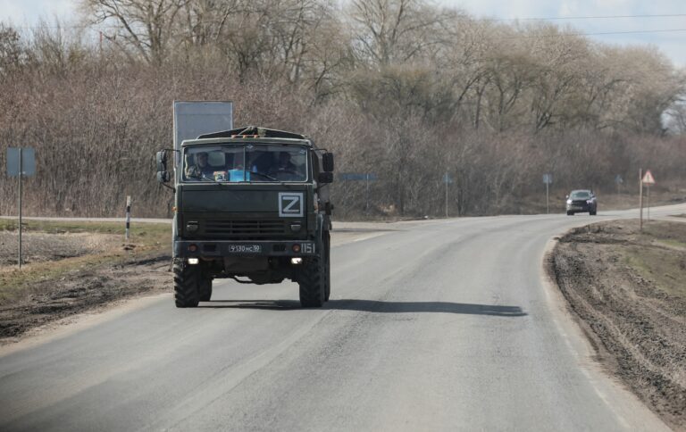 Moskva: Ukrajinské jednotky v Kurskej oblasti ustupujú k Sumskej oblasti