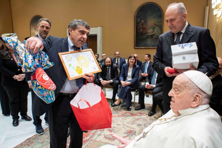 Pápež bez kyslíka, ale s vďakou: ďakuje tímu z nemocnice po 38 dňoch hospitalizácie