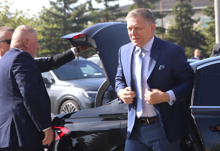 Poľsko povolilo prelet Ficovho lietadla. Na oslavách v Moskve bude 29 svetových lídrov