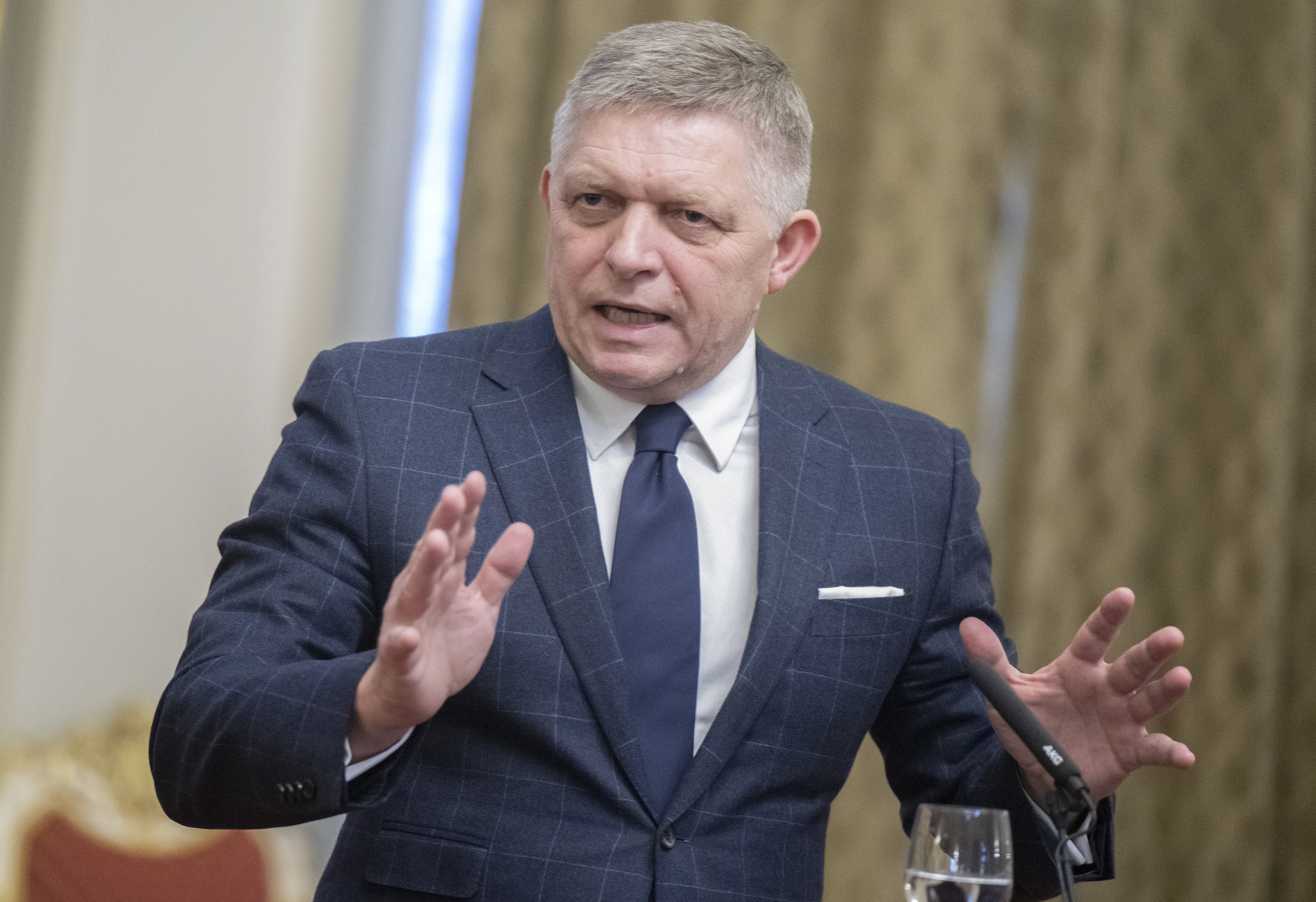 Fico: Transakčná daň je nezrušiteľná. Bez nej nie je možná konsolidácia