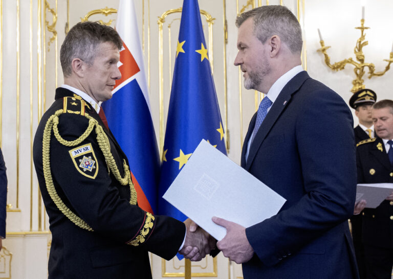 Pellegrini vymenoval troch generálov, medzi nimi je aj Branislav Zurian