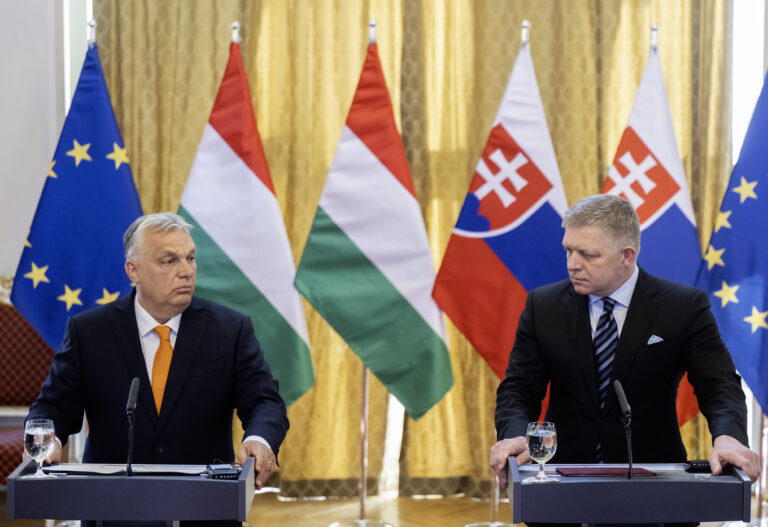 Viktor Orbán a Robert Fico  FOTO: TASR/Martin Baumann