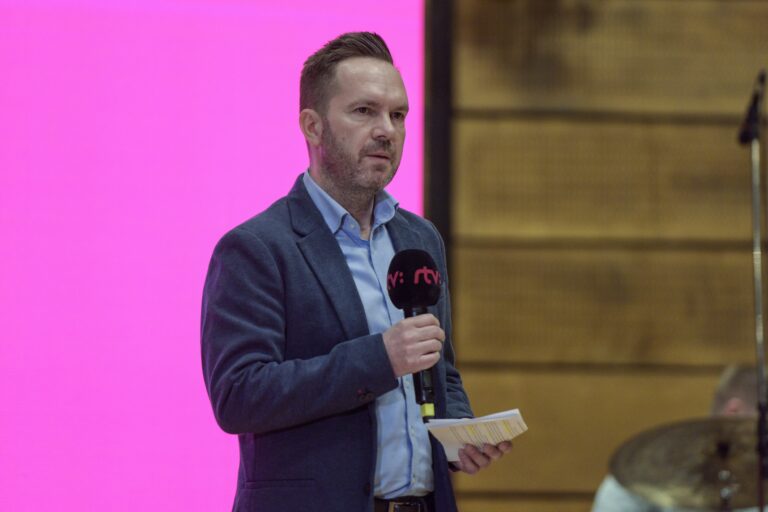 Dcéra Fedora Flašíka mieri do STV, rozhlas preberie Vincent Štofaník