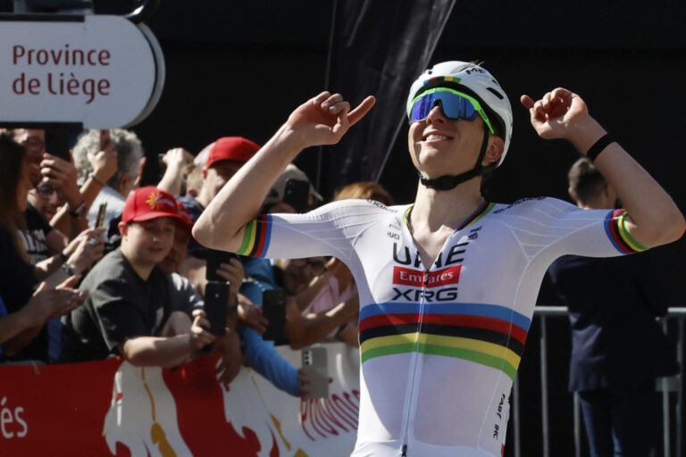 Skóre cyklistických monumentov 2025 Pogačar – van der Poel je vyrovnané 2:2