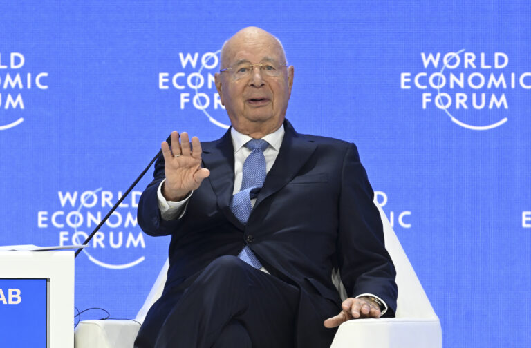 Klaus Schwab na výročnom stretnutí WEF v Davose.